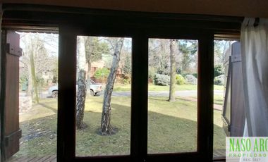 Chalet en venta en Sierra de los Padres. Gas natural. Vista panorámica. Asfalto