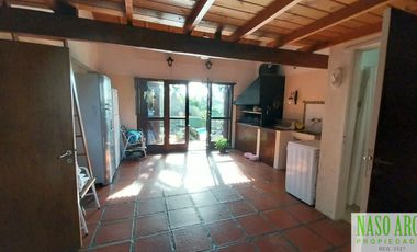 Chalet en venta en Sierra de los Padres. Gas natural. Vista panorámica. Asfalto