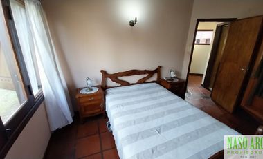 Chalet en venta en Sierra de los Padres. Gas natural. Vista panorámica. Asfalto