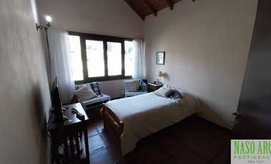 Chalet en venta en Sierra de los Padres. Gas natural. Vista panorámica. Asfalto