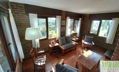 Chalet en venta en Sierra de los Padres. Gas natural. Vista panorámica. Asfalto