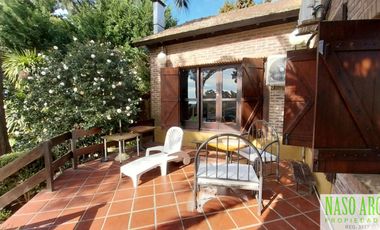 Chalet en venta en Sierra de los Padres. Gas natural. Vista panorámica. Asfalto