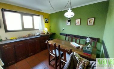 Chalet en venta en Sierra de los Padres. Gas natural. Vista panorámica. Asfalto