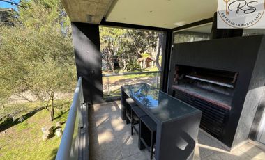 Casa en venta de 4 ambientes c/ cochera en Costa del Este