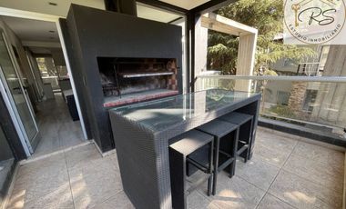 Casa en venta de 4 ambientes c/ cochera en Costa del Este