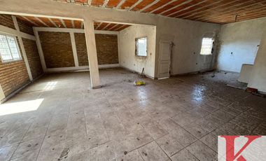 CASA A TERMINAR ZONA OESTE CON CERRAMIENTO PERIMETRAL