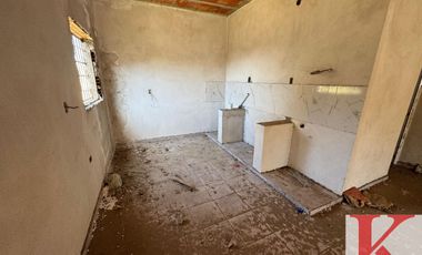 CASA A TERMINAR ZONA OESTE CON CERRAMIENTO PERIMETRAL