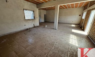 CASA A TERMINAR ZONA OESTE CON CERRAMIENTO PERIMETRAL