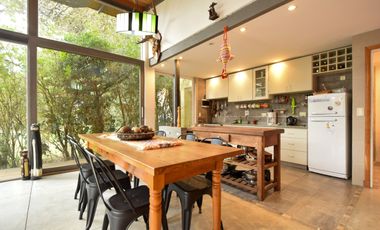 Venta casa con gran parque - Balneario Mar Chiquita