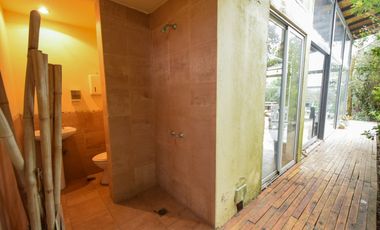 Venta casa con gran parque - Balneario Mar Chiquita