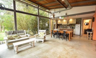 Venta casa con gran parque - Balneario Mar Chiquita