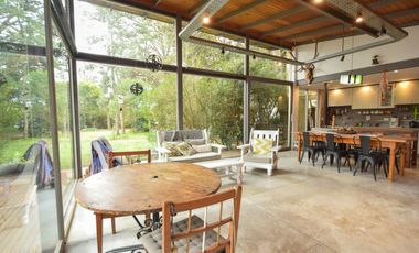 Venta casa con gran parque - Balneario Mar Chiquita