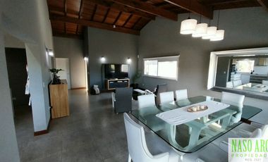 Chalet de categoría en venta en Sierra de los Padres. Zona golf. Pnorámico