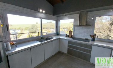 Chalet de categoría en venta en Sierra de los Padres. Zona golf. Pnorámico
