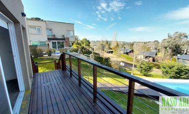 Chalet de categoría en venta en Sierra de los Padres. Zona golf. Pnorámico
