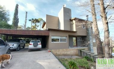 Chalet de categoría en venta en Sierra de los Padres. Zona golf. Pnorámico