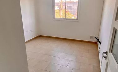 Departamento dos ambientes en venta en Morón