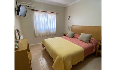 Complejo céntrico de 6 unidades con piscina, Colón.