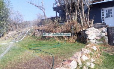 V173. CUESTA BLANCA. CASA FRENTE AL RIO C/PILETA Y ASADOR.