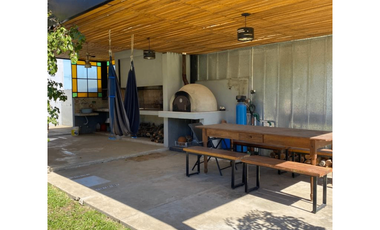Casa en venta de 3 dormitorios c/ cochera en Colón
