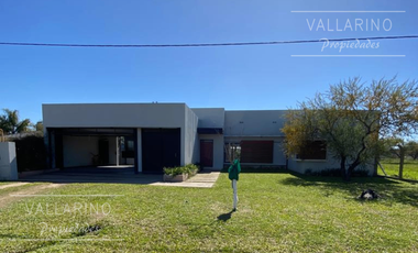Casa en venta de 3 dormitorios c/ cochera en Colón