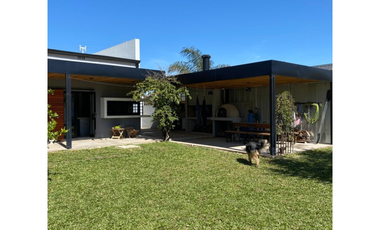 Casa en venta de 3 dormitorios c/ cochera en Colón