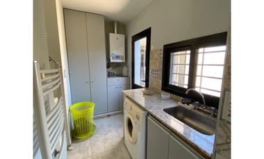 Casa en venta de 3 dormitorios c/ cochera en Colón