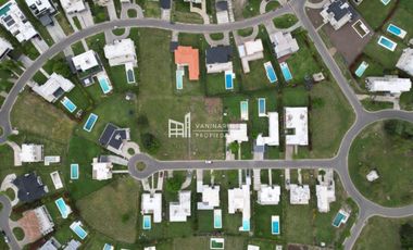 Terreno / Lote en venta de 802m2 ubicado en Haras Santa María