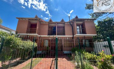 Triplex en venta de 4 ambientes c/ cochera en La Lucila del Mar