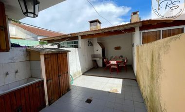Triplex en venta de 4 ambientes c/ cochera en La Lucila del Mar