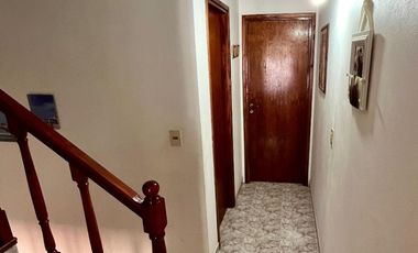 Triplex en venta de 4 ambientes c/ cochera en La Lucila del Mar