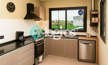 Casa en venta - A ESTRENAR - Vía Aurelia