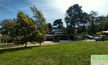 Hermoso lote en venta de 660 m² en Sierra de los Padres. Vista panorámica