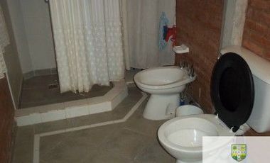 Casa en alquiler temporario de 2 dormitorios c/ cochera en Panaholma 00059