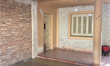 Casa en venta de 3 dormitorios c/ cochera en Centro