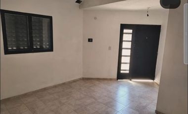 Casa en venta de 2 dormitorios c/ cochera en Sumalao