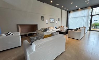 Departamento en venta de 1 dormitorio c/ cochera en Campana