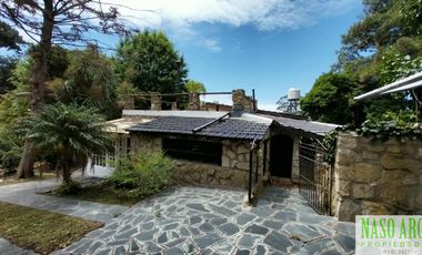 Chalet con dependencia en venta en Sierra de los Padres - 2 lotes