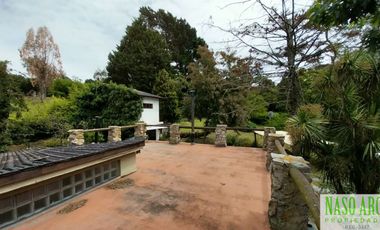 Chalet con dependencia en venta en Sierra de los Padres - 2 lotes