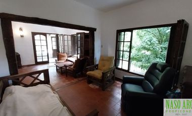 Chalet con dependencia en venta en Sierra de los Padres - 2 lotes