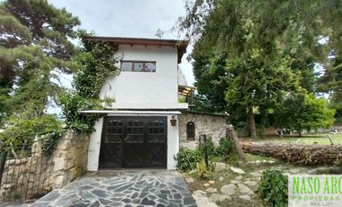 Chalet con dependencia en venta en Sierra de los Padres - 2 lotes
