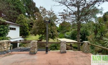 Chalet con dependencia en venta en Sierra de los Padres - 2 lotes