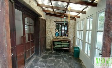 Chalet con dependencia en venta en Sierra de los Padres - 2 lotes