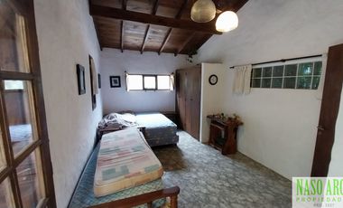 Chalet con dependencia en venta en Sierra de los Padres - 2 lotes