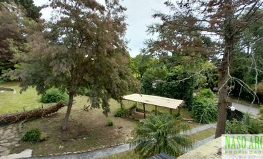 Chalet con dependencia en venta en Sierra de los Padres - 2 lotes