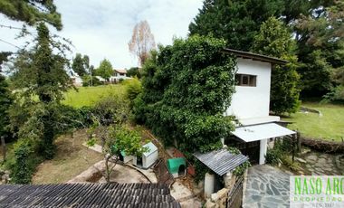 Chalet con dependencia en venta en Sierra de los Padres - 2 lotes