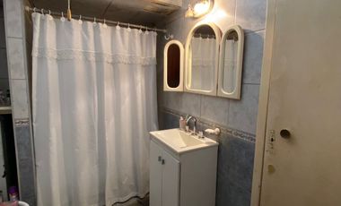 VENTA. CASA DE 3 AMBIENTES CON LOCAL. CORDOBA Y AVELLANEDA. MAR DEL PLATA