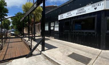 VENTA. CASA DE 3 AMBIENTES CON LOCAL. CORDOBA Y AVELLANEDA. MAR DEL PLATA