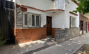 VENTA. CASA DE 3 AMBIENTES CON LOCAL. CORDOBA Y AVELLANEDA. MAR DEL PLATA