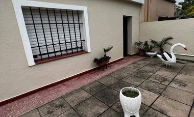 Bº Acosta , calle Agustin Garzon , Casa en venta de 1 dormitorios